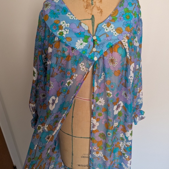 Vintage Flower Nightgown - Picture 3 of 9
